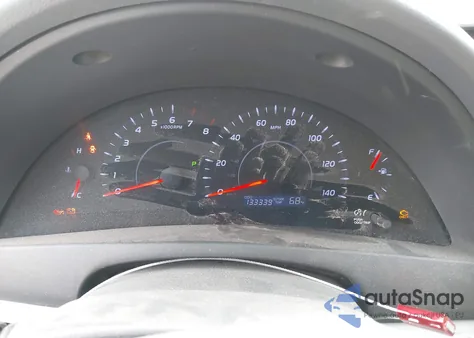 2010 Toyota Camry Le z USA, uszkodzony, nr VIN 4T4BF3EKXAR053206